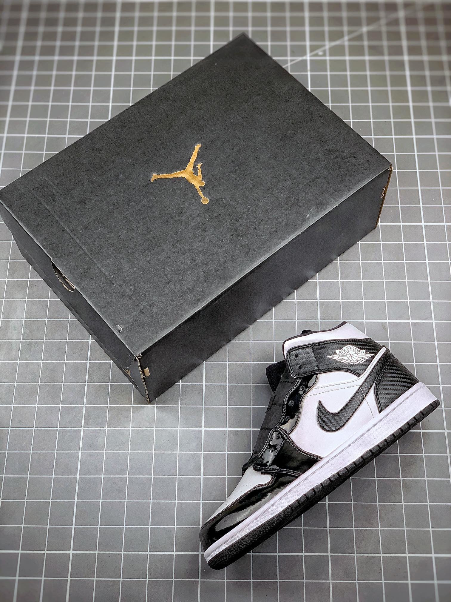 Air Jordan 1 Mid Carbon Fiber Black/White-Black 9