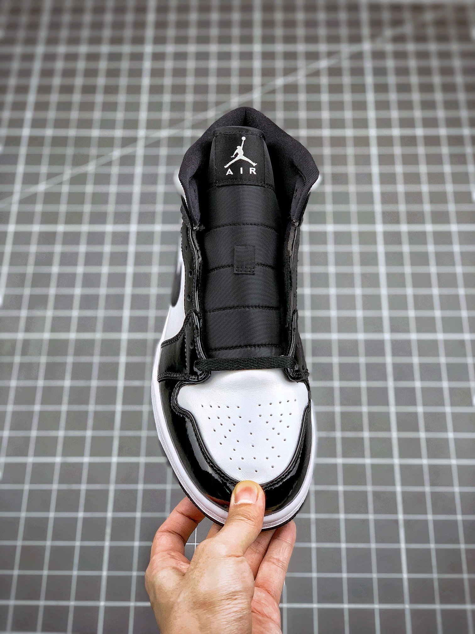 Air Jordan 1 Mid Carbon Fiber Black/White-Black 13