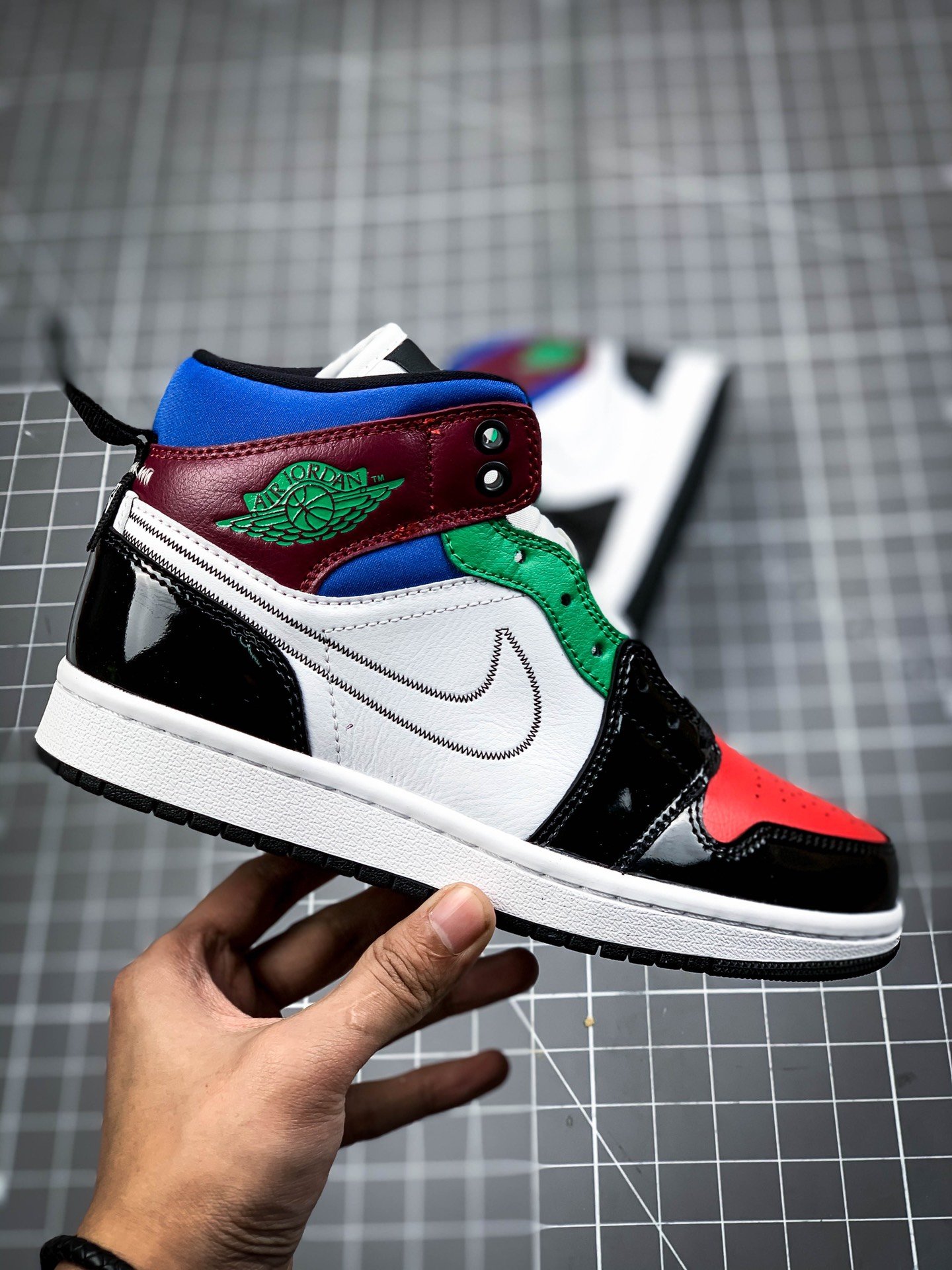 Air Jordan 1 Mid Se Black/White/Multi-Color 5