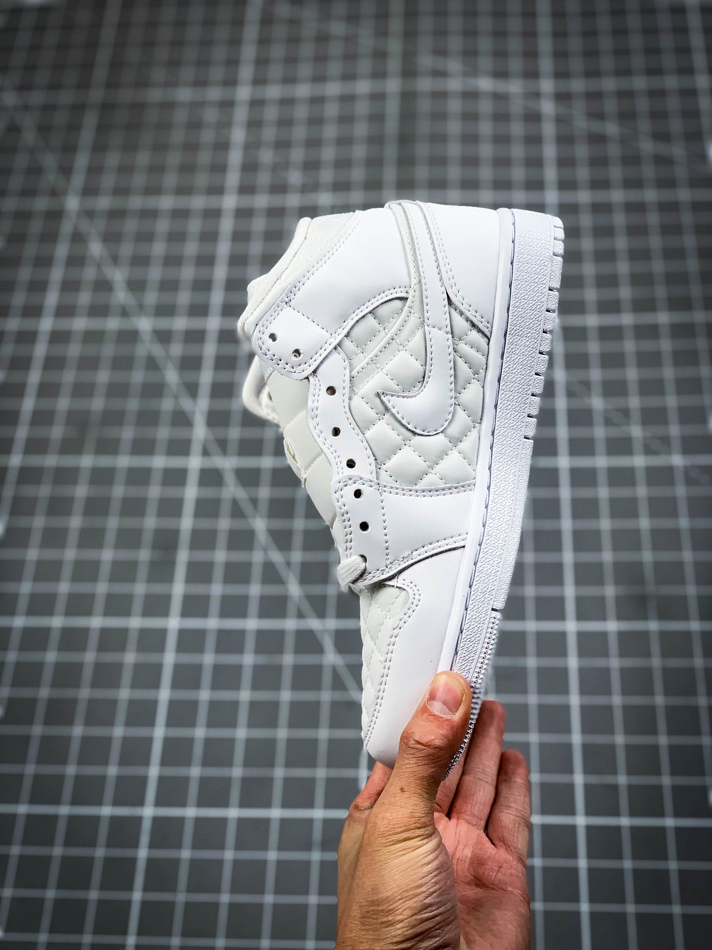 Air Jordan 1 Mid Quilted White/White-White 7