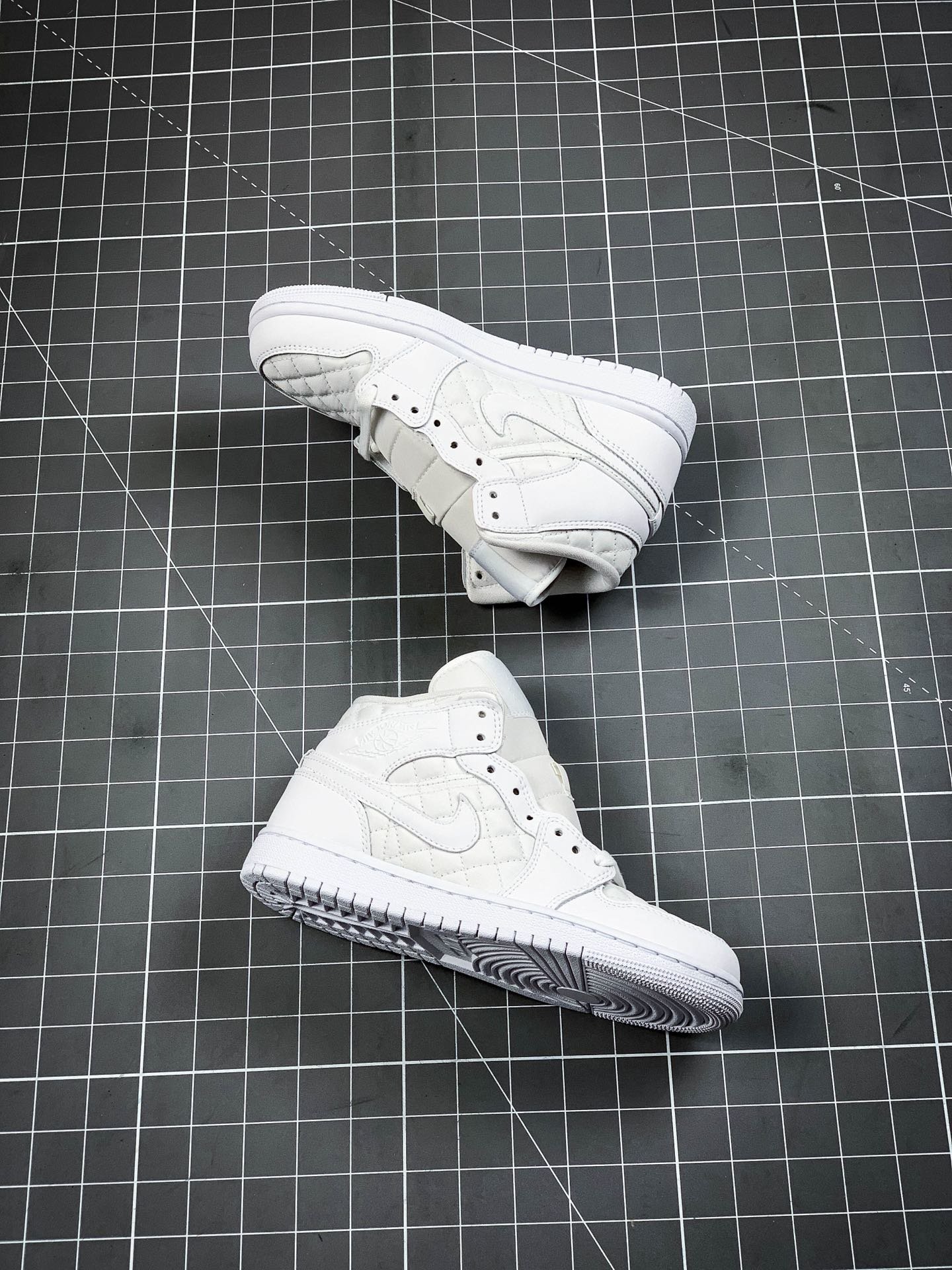 Air Jordan 1 Mid Quilted White/White-White 9