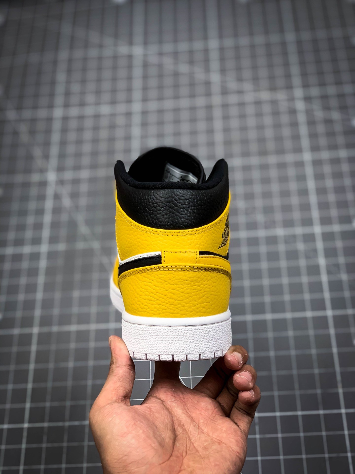 Air Jordan 1 Mid Og Black/Yellow/White 3