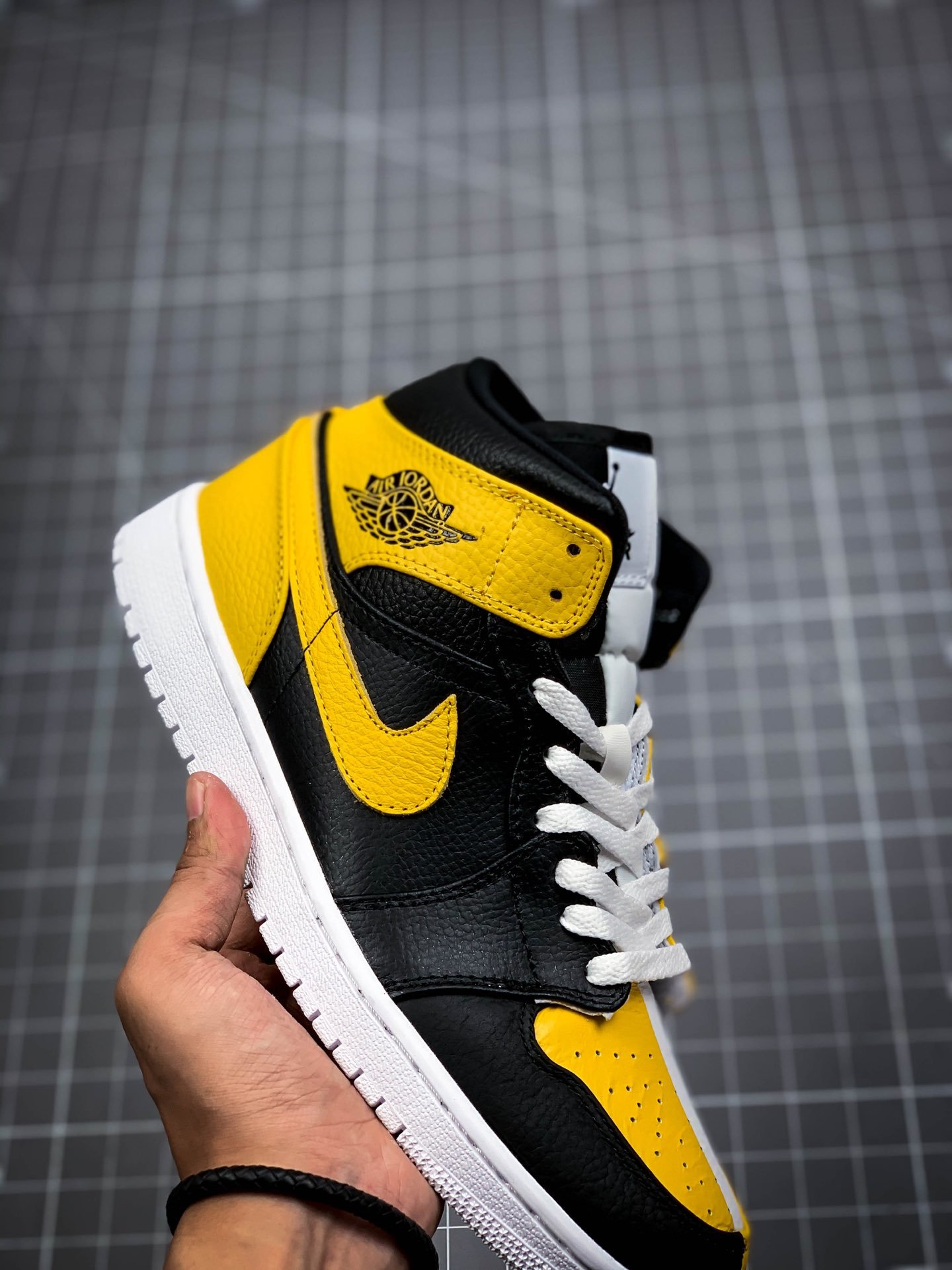 Air Jordan 1 Mid Og Black/Yellow/White 5