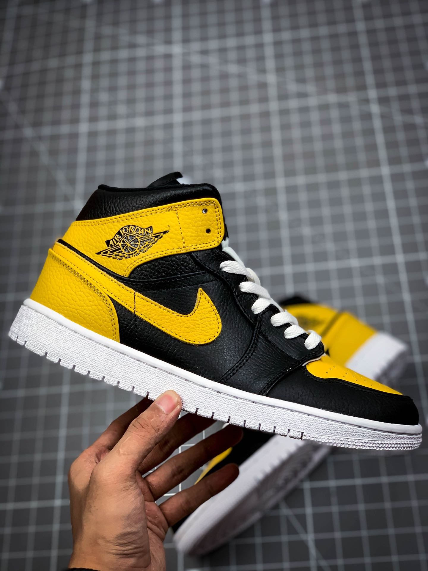 Air Jordan 1 Mid Og Black/Yellow/White 17