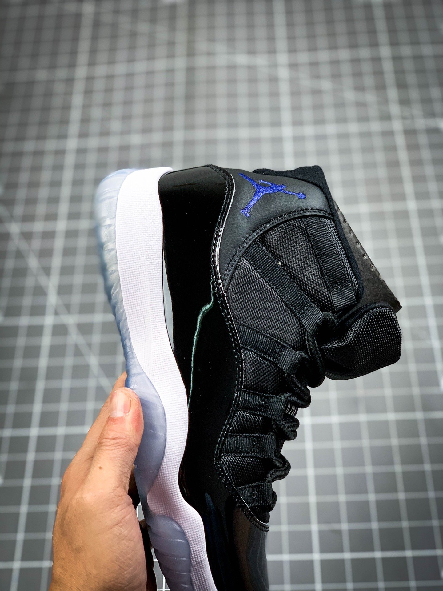 Air Jordan 11 Retro Space Jam 2016 Release Black/White/Blue 7