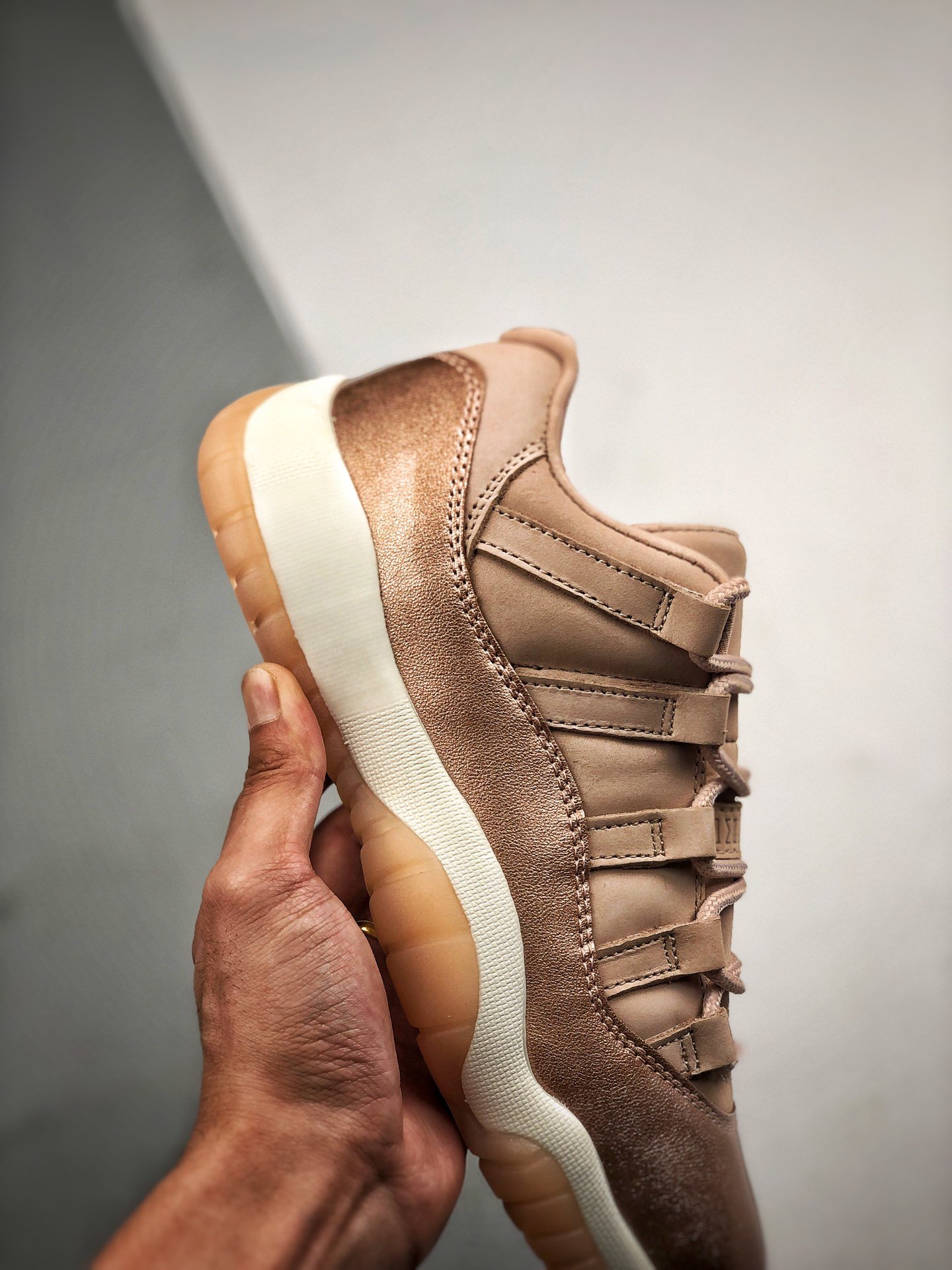 Air Jordan 11 Retro Low Rose Gold Metallic Red Bronze/Gum Medium Brown 17