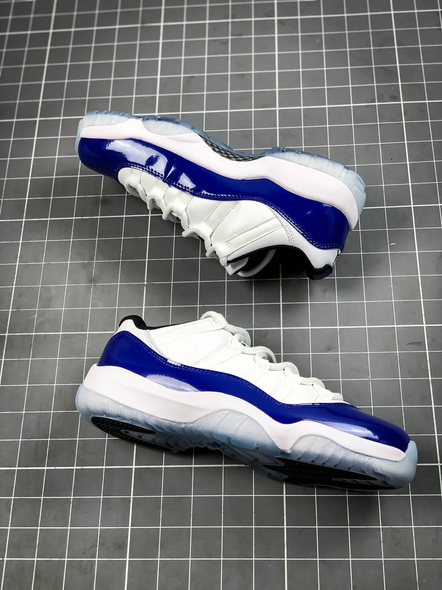 Air Jordan 11 Low Purple Concord White/Black-Concord 17