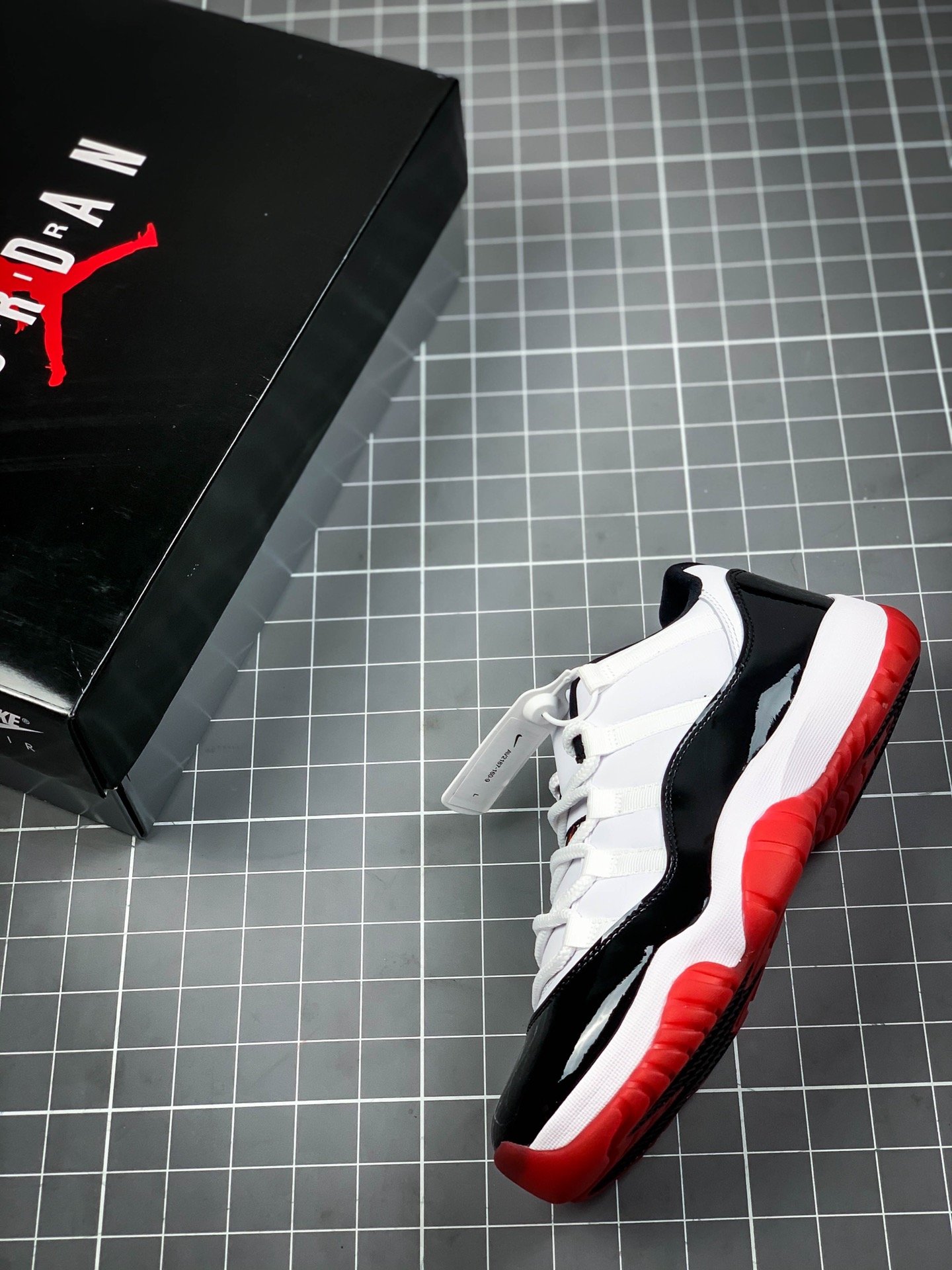 Air Jordan 11 Low White/University Red-Black-True Red 15