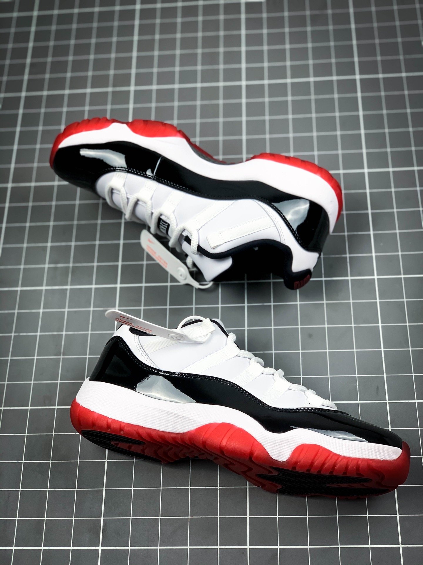 Air Jordan 11 Low White/University Red-Black-True Red 17