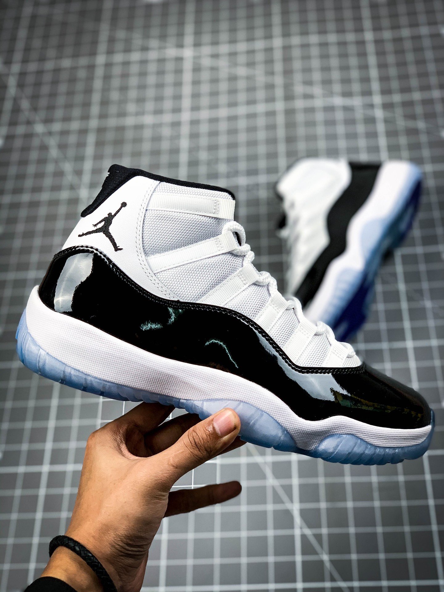 Air Jordan 11 Retro Concord 2018 Release White/Black 5