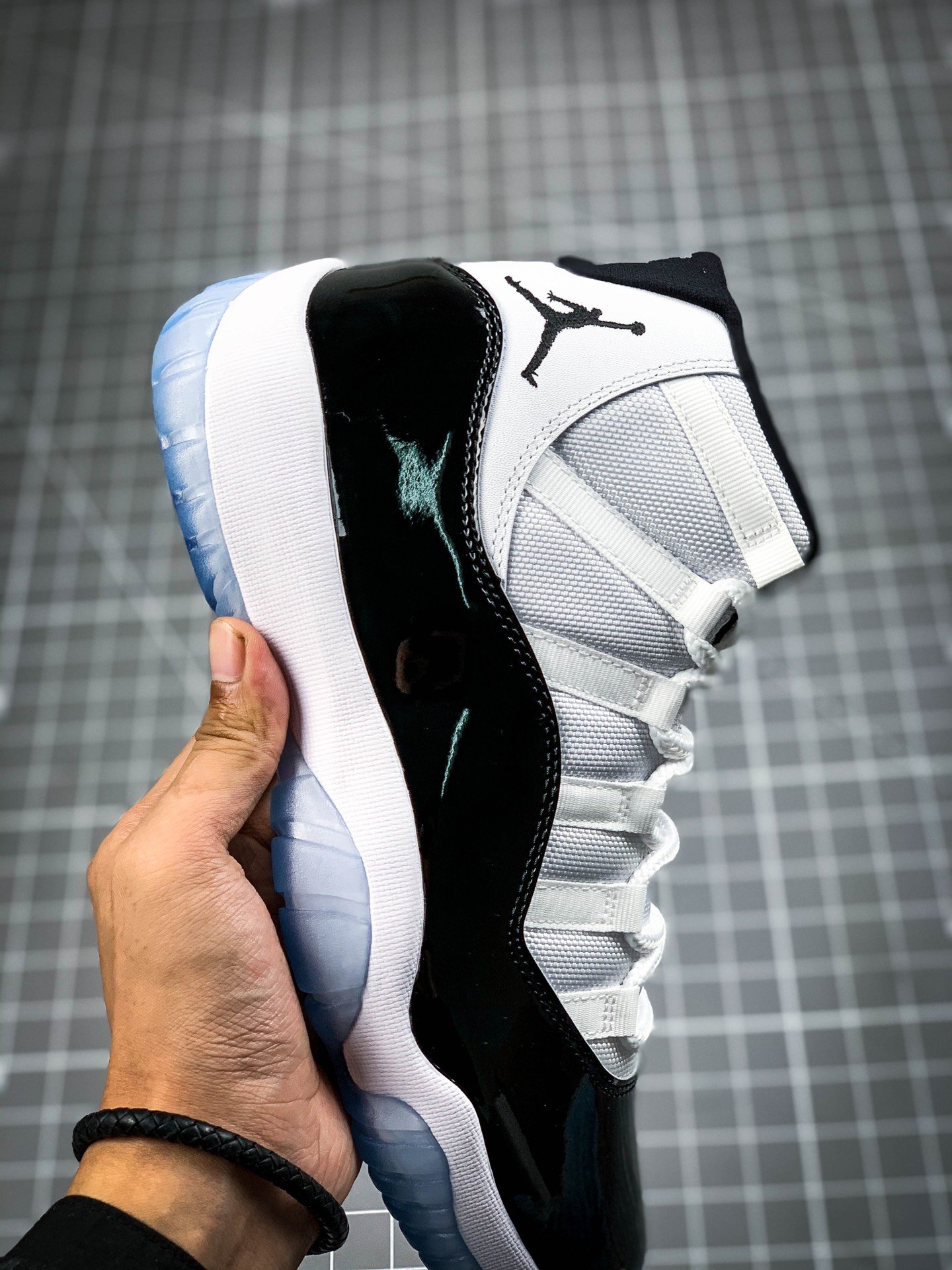 Air Jordan 11 Retro Concord 2018 Release White/Black 7