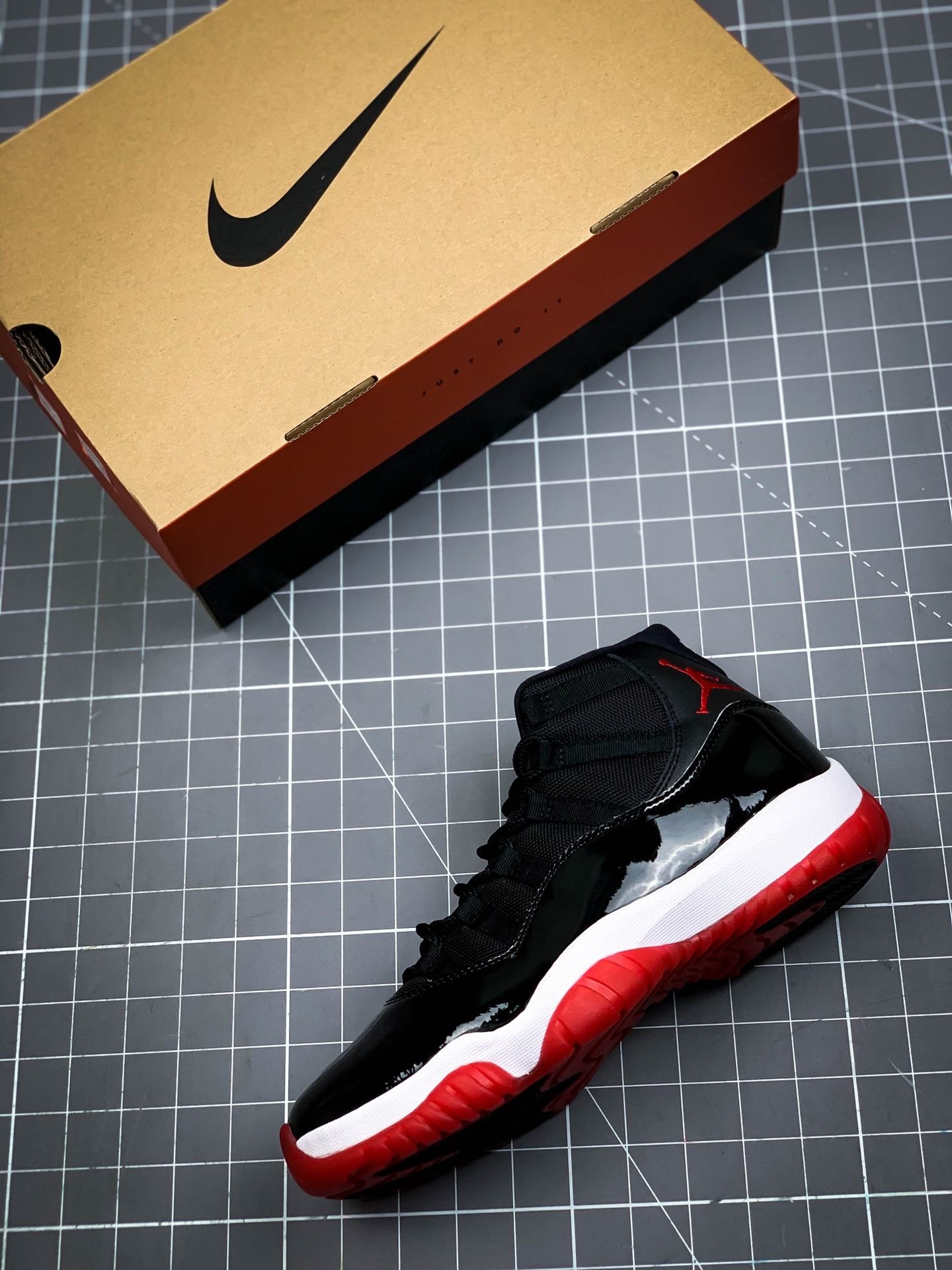 Air Jordan 11 Bred Black/True Red-White 9