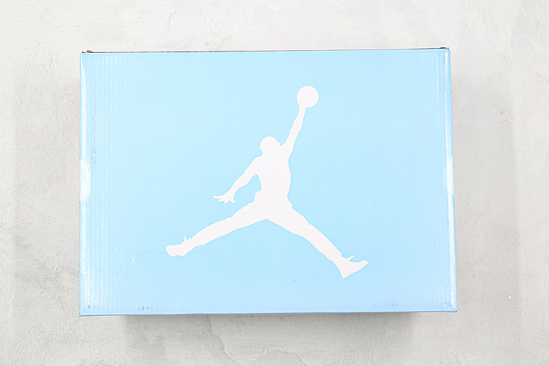 Air Jordan 3 Retro Unc White/Valor Blue/Tech Grey 5