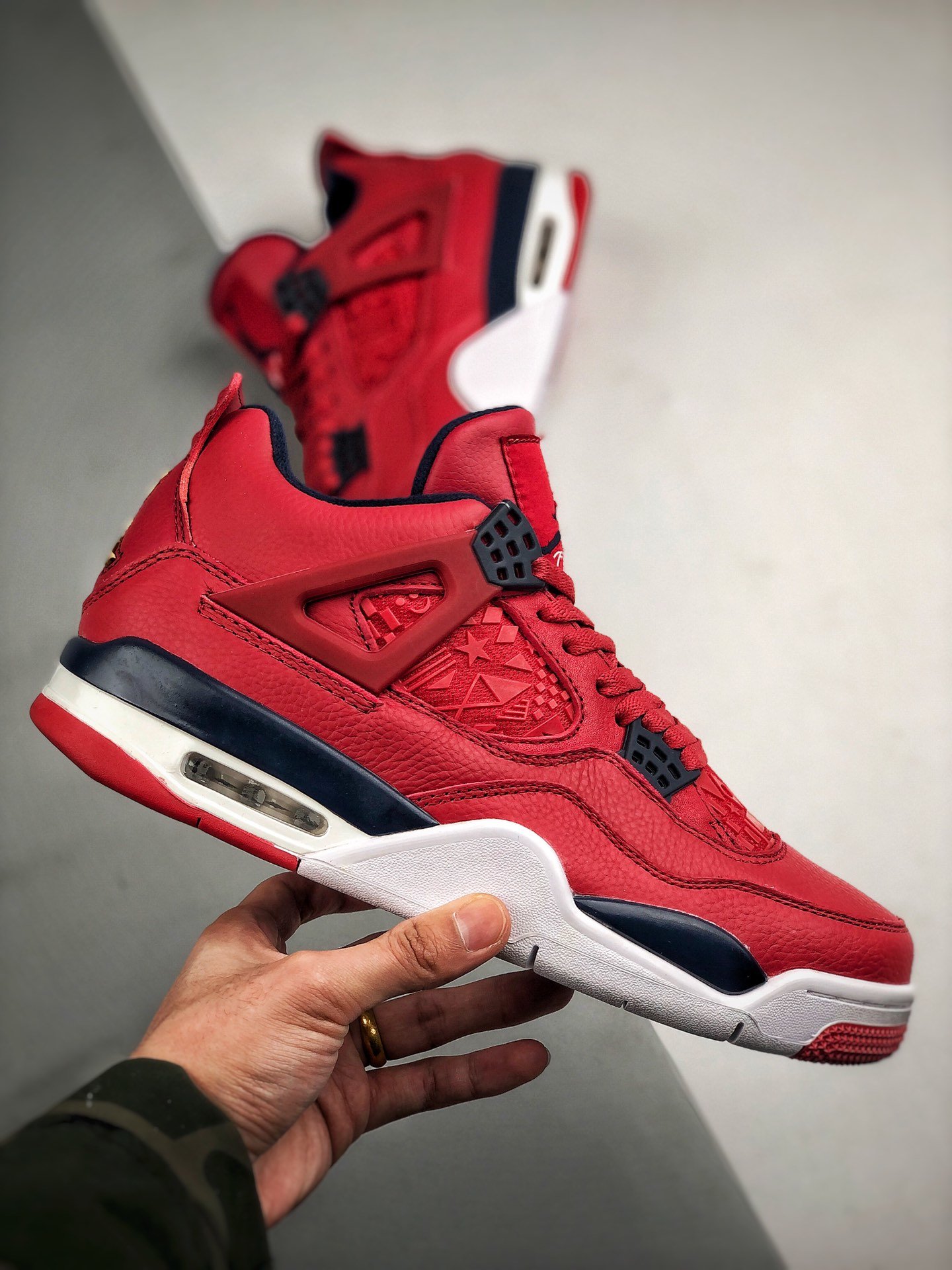 Air Jordan 4 Retro Fiba Red/Obsidian-White-Metallic Gold 7