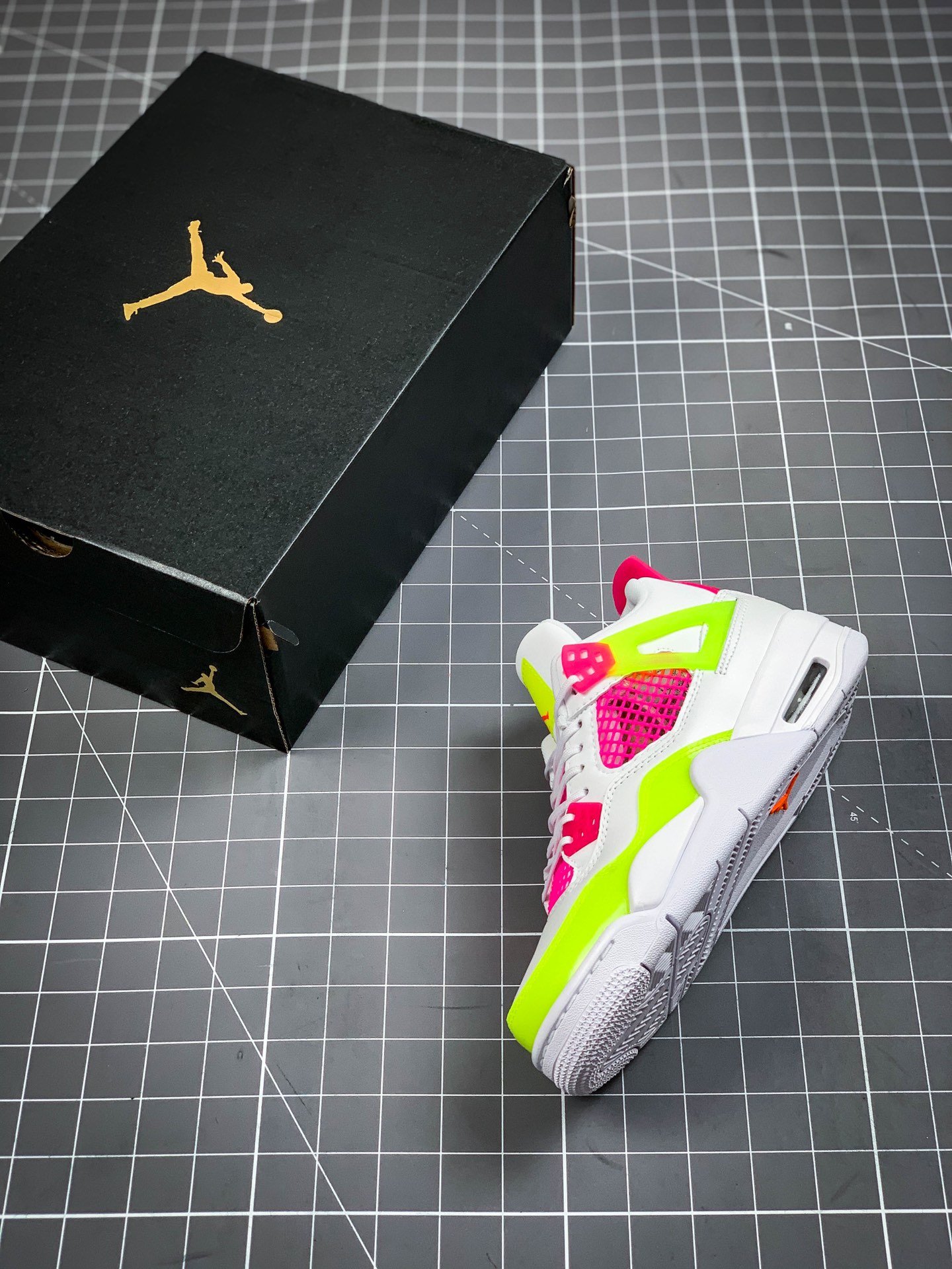 Air Jordan 4 Retro Gs White/Lemon Venom/Pink Blast 9