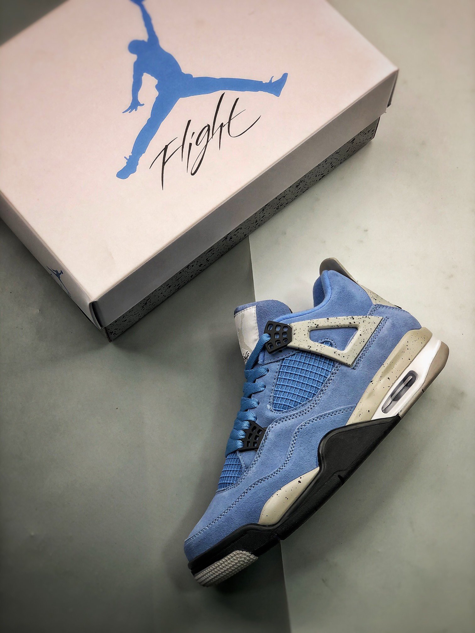 Air Jordan 4 Retro University Blue/Tech Grey/White/Black 3