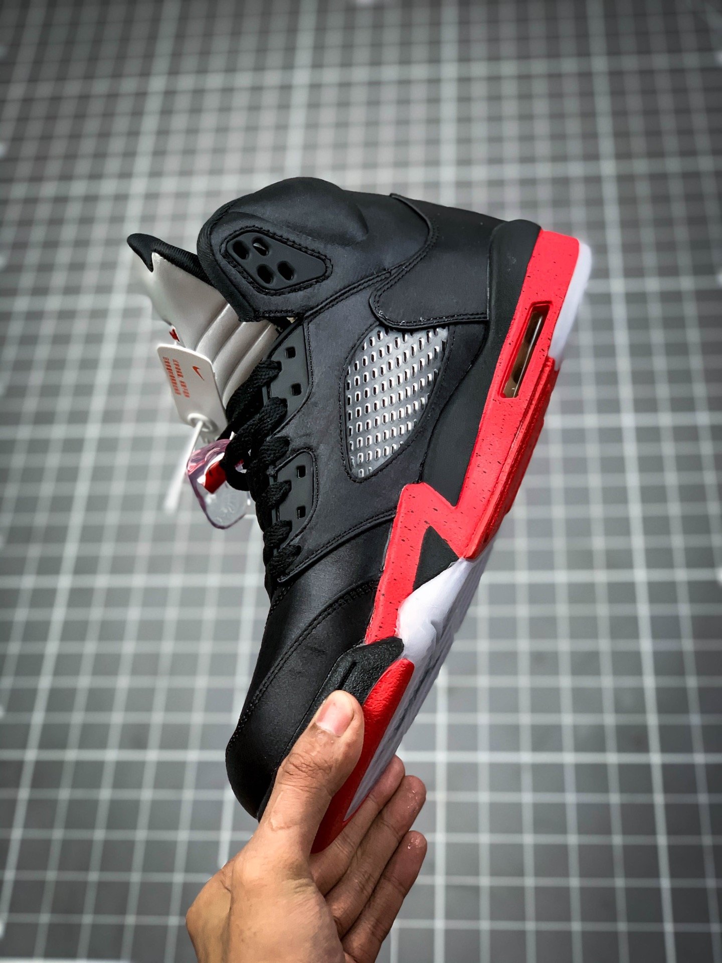 Air Jordan 5 Retro Satin Bred Noir/Universite Rouge 3