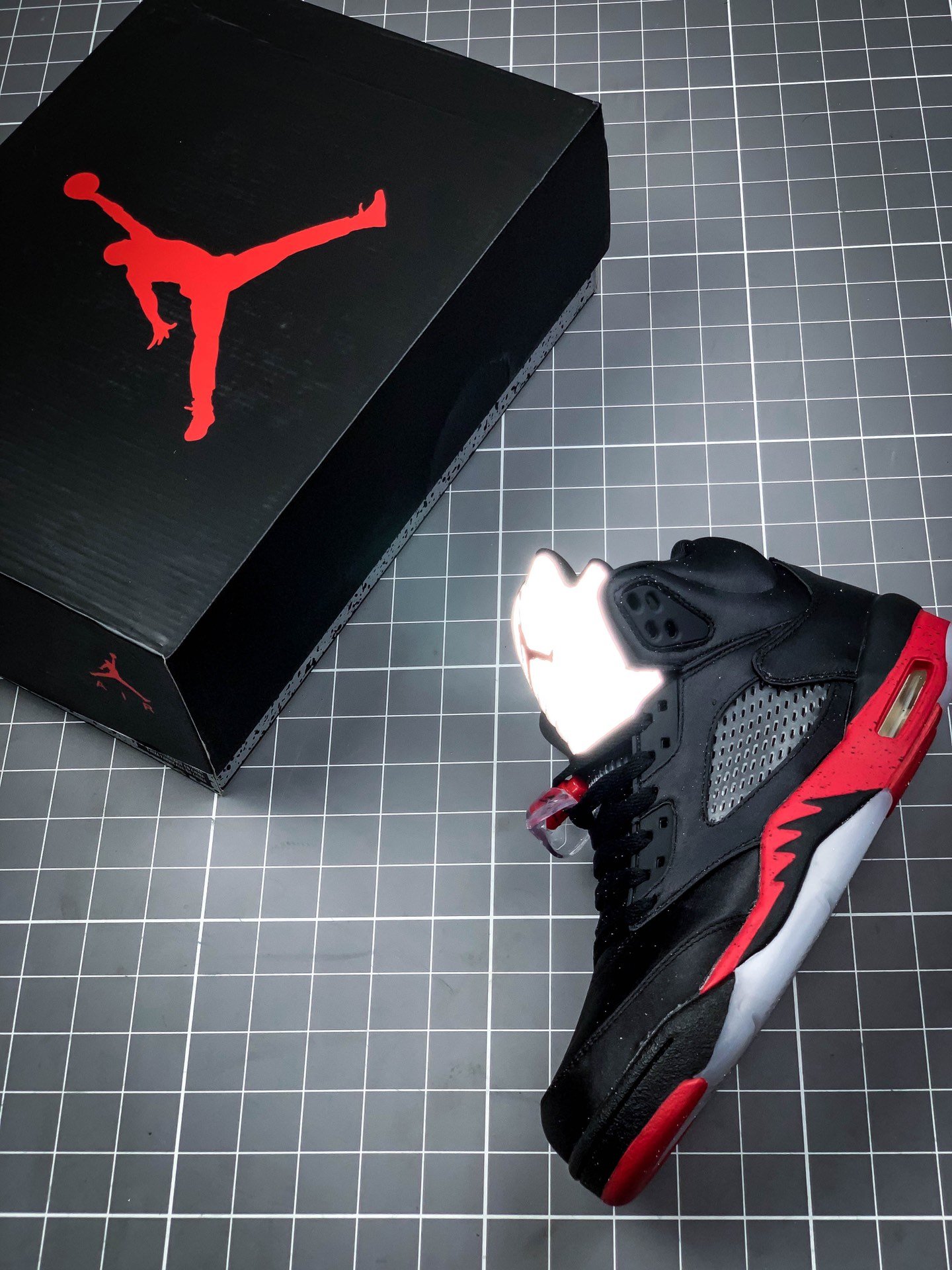 Air Jordan 5 Retro Satin Bred Noir/Universite Rouge 7