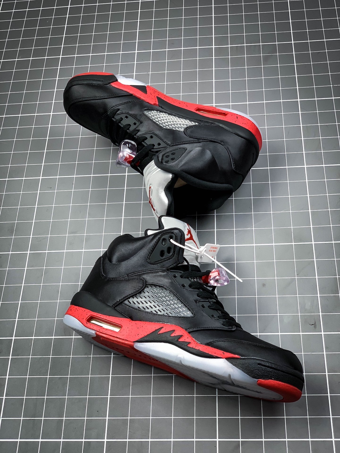 Air Jordan 5 Retro Satin Bred Noir/Universite Rouge 11