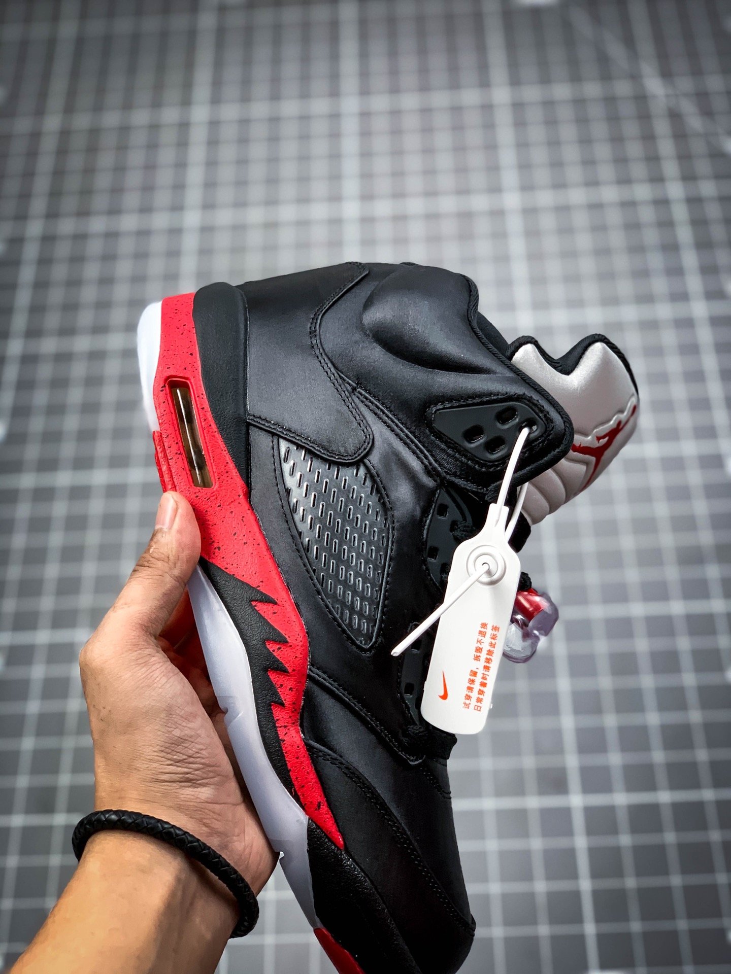 Air Jordan 5 Retro Satin Bred Noir/Universite Rouge 17