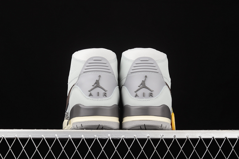 Jordan Legacy 312 Wolf Grey/Light Graphite-Sail 21