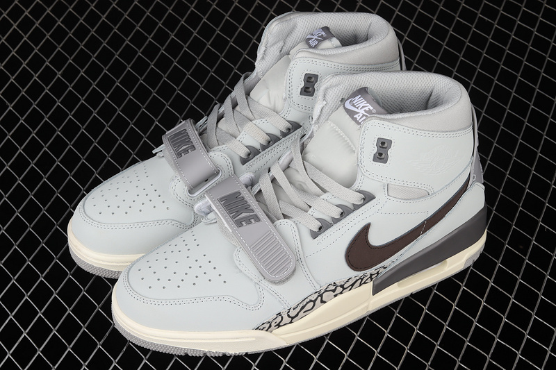 Jordan Legacy 312 Wolf Grey/Light Graphite-Sail 31