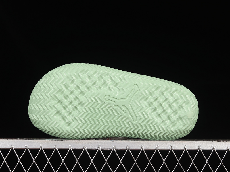 Air Jordan Play Slide Seafoam/Photon Dust/Black 23