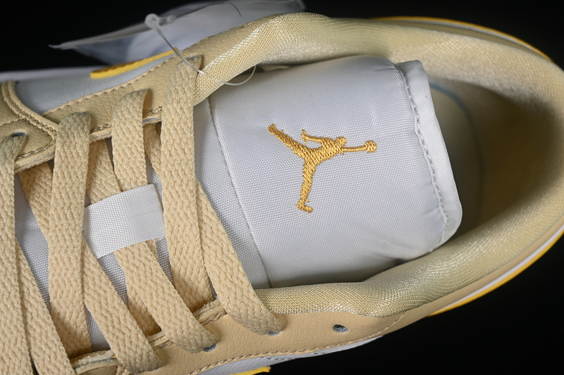 Wmns Air Jordan 1 Low Team Gold/White 3