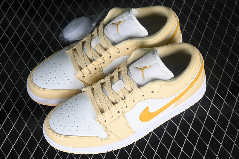 Wmns Air Jordan 1 Low Team Gold/White 11