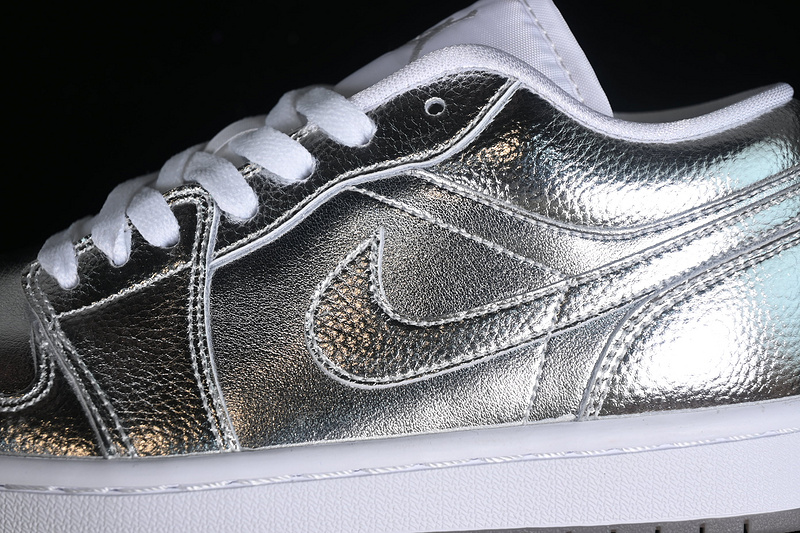 Air Jordan 1 Low Se Metallic Silver Metallic Silver/Photon Dust/Wolf Grey 17