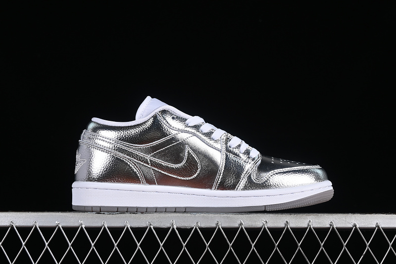 Air Jordan 1 Low Se Metallic Silver Metallic Silver/Photon Dust/Wolf Grey 23