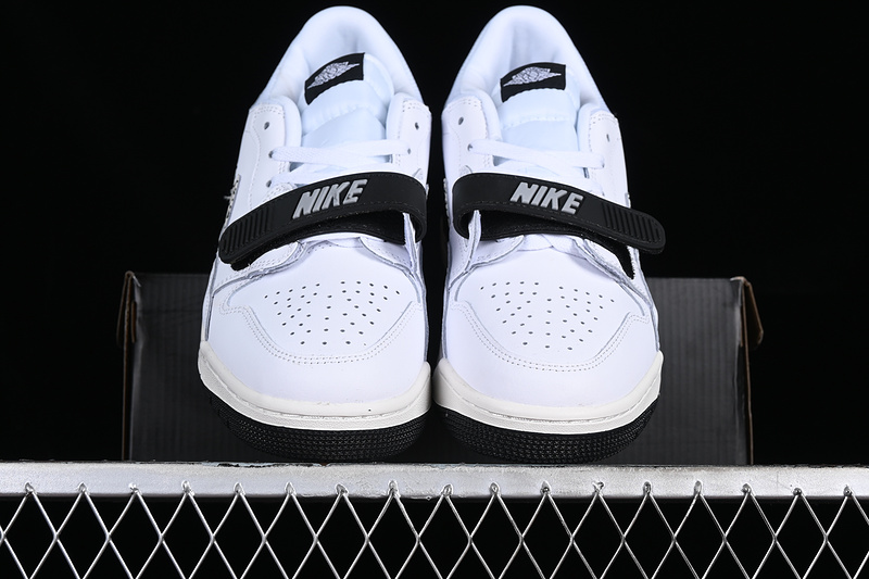 Air Jordan Legacy Aj312 Low White/Black 31