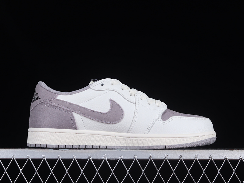 Air Jordan 1 Retro Low Og Sail/Black/Atmosphere Grey 3