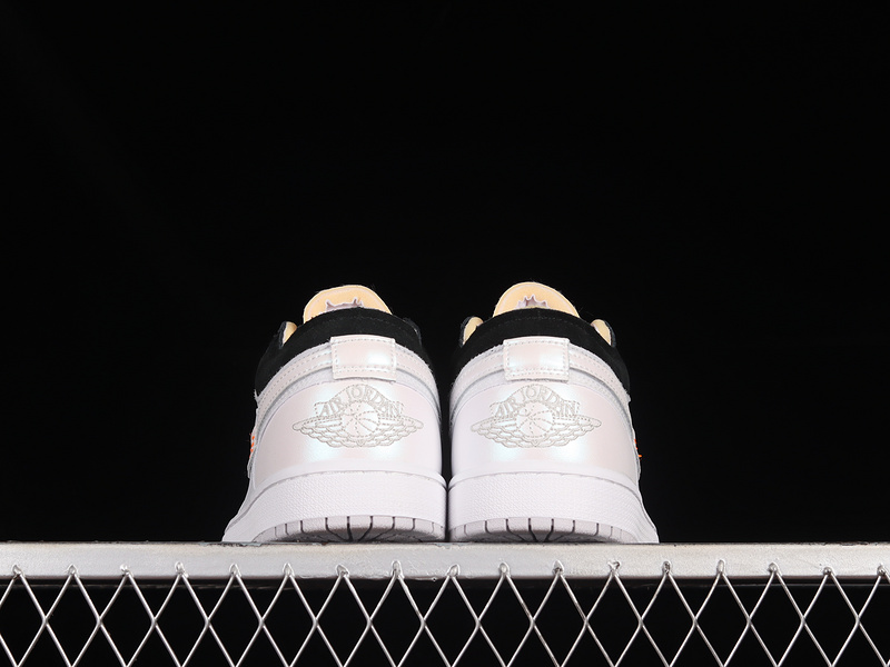 Air Jordan 1 Low Pearl White/Black/White 23