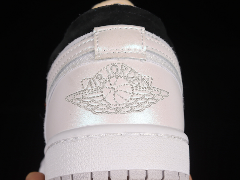 Air Jordan 1 Low Pearl White/Black/White 29