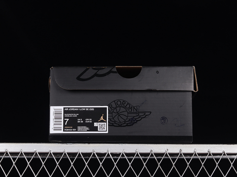 Air Jordan 1 Low Se Wear-Away Black/White Onyx/White/Sail 23