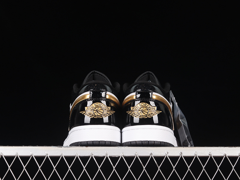 Air Jordan 1 Low Se Gs Gold Toe Black/Metallic Gold/White 19