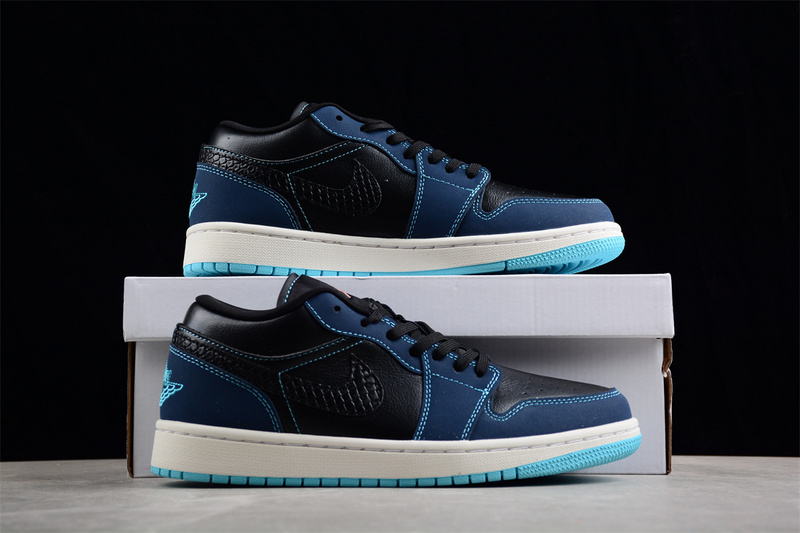 Air Jordan 1 Low Black/Blue/White 11