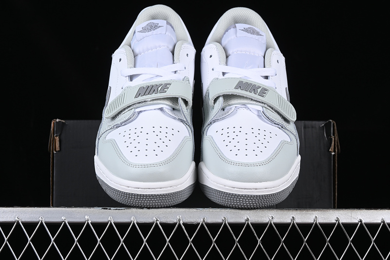 Air Jordan Legacy Aj312 Low White/Grey 31