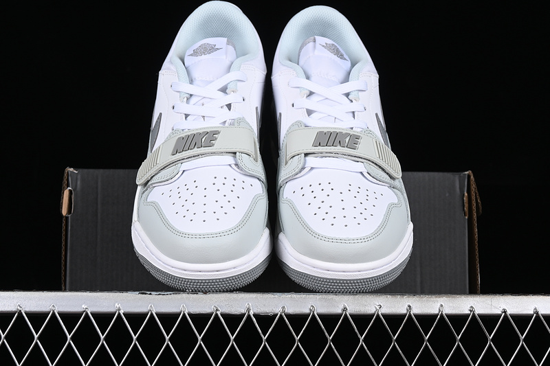 Air Jordan Legacy Aj312 White/Grey 25