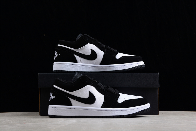 Air Jordan 1 Retro Low Black/Black/White 9