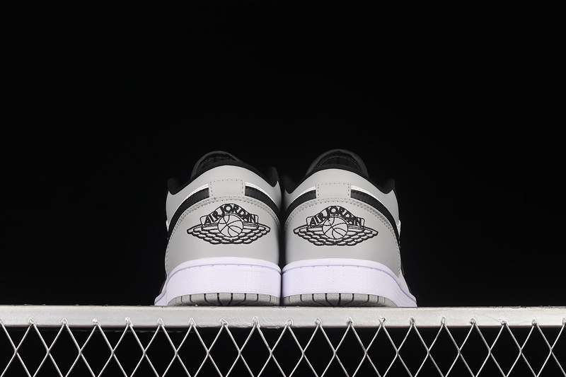 Air Jordan 1 Low Shadow Toe Smoke Grey/Black/White 3