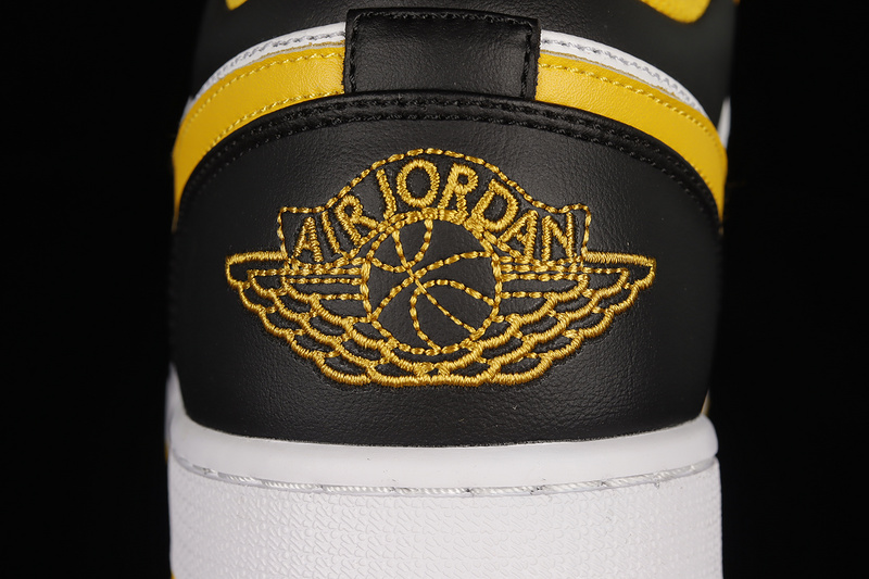 Air Jordan 1 Low Gs University Gold/White-Black 23