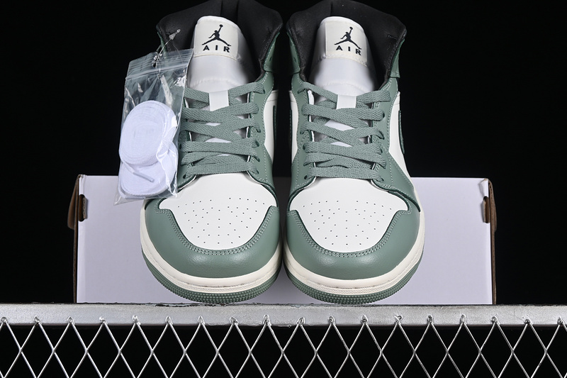 Air Jordan 1 Mid Anthracite/Jade Smoke/Sail/Legend Sand 19