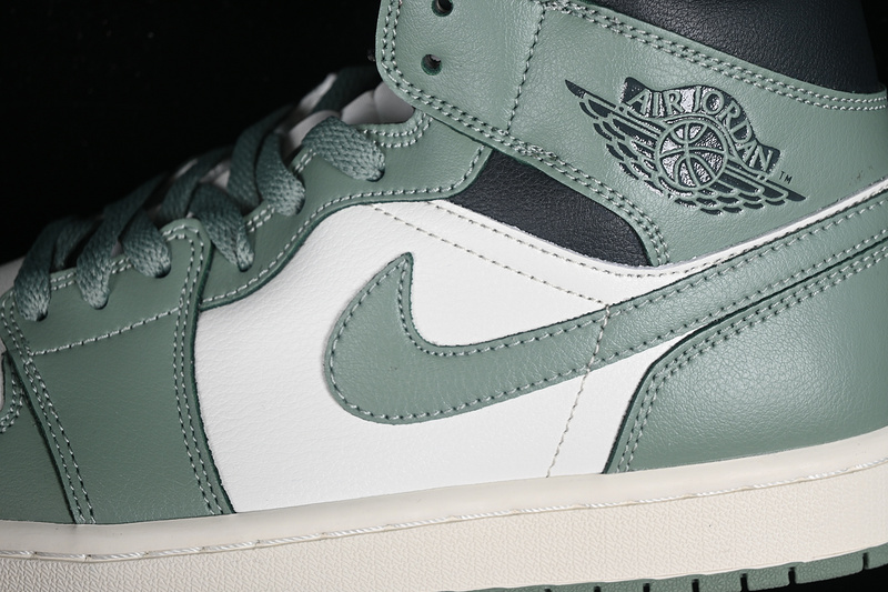 Air Jordan 1 Mid Anthracite/Jade Smoke/Sail/Legend Sand 29