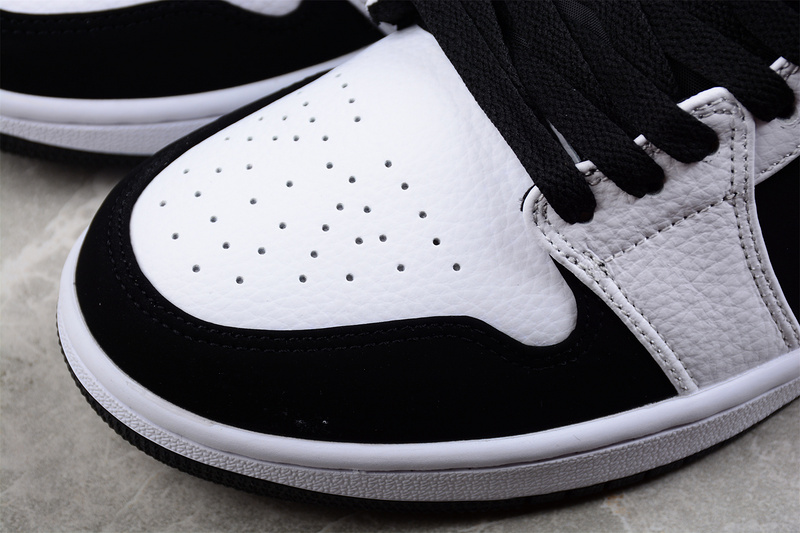 Air Jordan 1 Low Panda Black/White/White 23