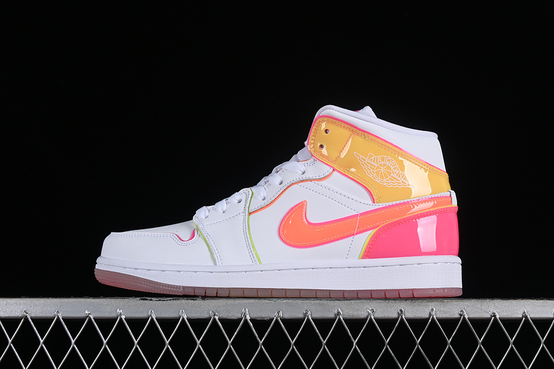 Air Jordan 1 Mid White/Hyper Crimson/Pink Blast 17