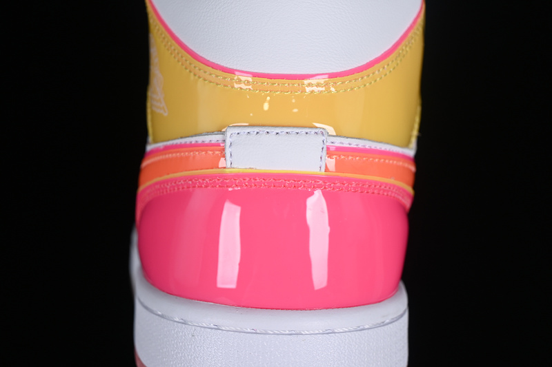 Air Jordan 1 Mid White/Hyper Crimson/Pink Blast 31