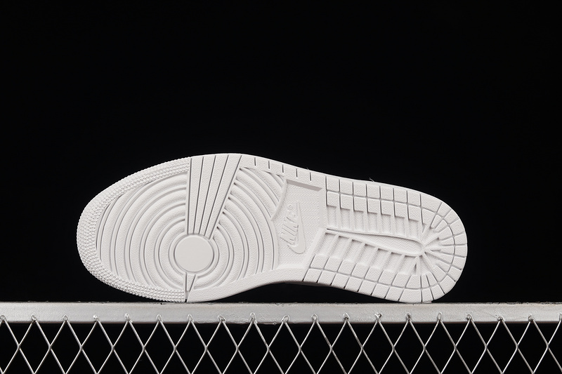 Air Jordan 1 Low Quilted White/White/White 9