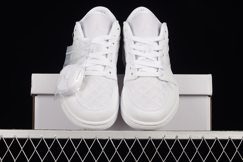 Air Jordan 1 Low Quilted White/White/White 27